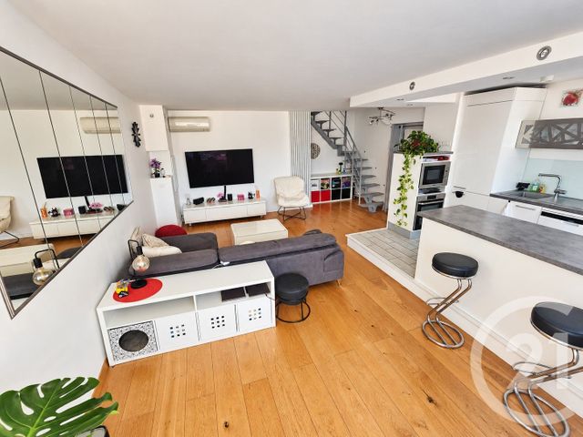 Appartement Duplex à vendre - 4 pièces - 93.67 m2 - CARROS - 06 - PROVENCE-ALPES-COTE-D-AZUR - Century 21 Rivièra Transactions