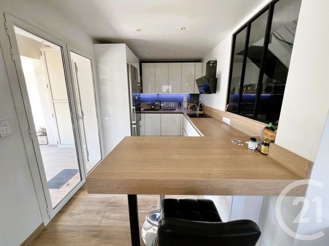 maison à vendre - 5 pièces - 113.69 m2 - ST LAURENT DU VAR - 06 - PROVENCE-ALPES-COTE-D-AZUR - Century 21 Rivièra Transactions
