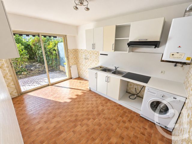 Appartement F3 à vendre - 3 pièces - 67.63 m2 - ST LAURENT DU VAR - 06 - PROVENCE-ALPES-COTE-D-AZUR - Century 21 Rivièra Transactions