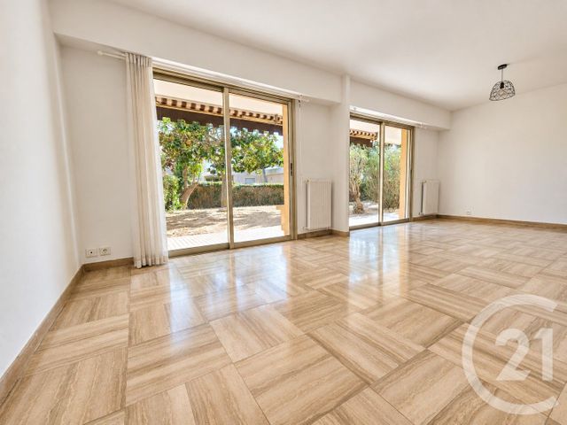 Appartement F3 à vendre - 3 pièces - 67.63 m2 - ST LAURENT DU VAR - 06 - PROVENCE-ALPES-COTE-D-AZUR - Century 21 Rivièra Transactions