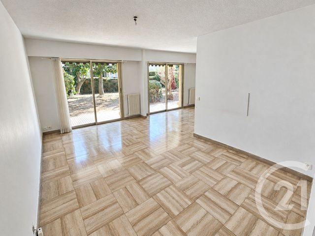 Appartement F3 à vendre - 3 pièces - 67.63 m2 - ST LAURENT DU VAR - 06 - PROVENCE-ALPES-COTE-D-AZUR - Century 21 Rivièra Transactions