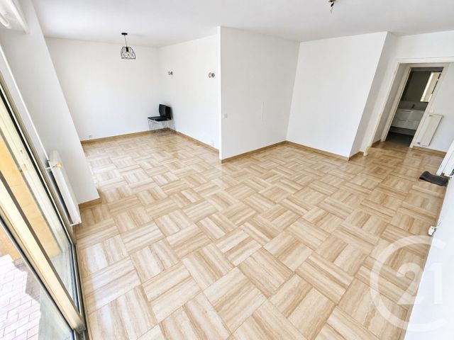 Appartement F3 à vendre - 3 pièces - 67.63 m2 - ST LAURENT DU VAR - 06 - PROVENCE-ALPES-COTE-D-AZUR - Century 21 Rivièra Transactions