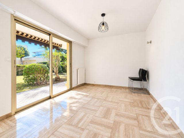 Appartement F3 à vendre - 3 pièces - 67.63 m2 - ST LAURENT DU VAR - 06 - PROVENCE-ALPES-COTE-D-AZUR - Century 21 Rivièra Transactions